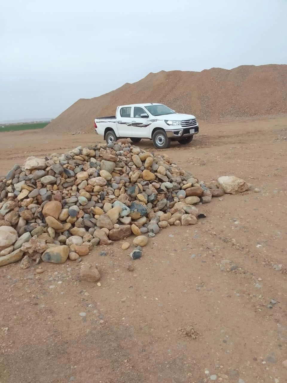 دركال توريد رمل ناتج وادي صبيز خرسانه وحجر بكميات كبيره