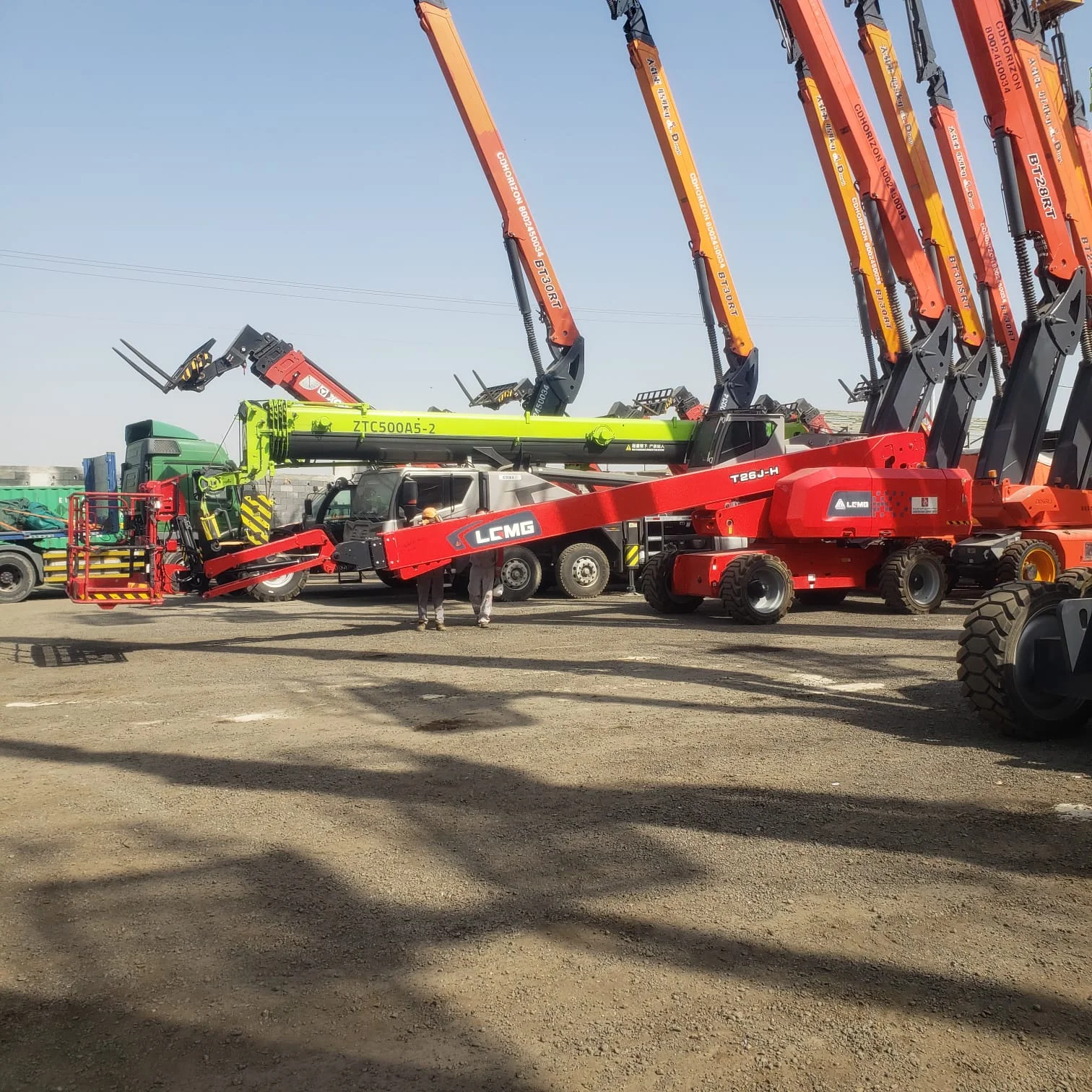 سيزر لفت 12m,6m,8m للايجار ومان لفت ورافعات شوكيه للايجار